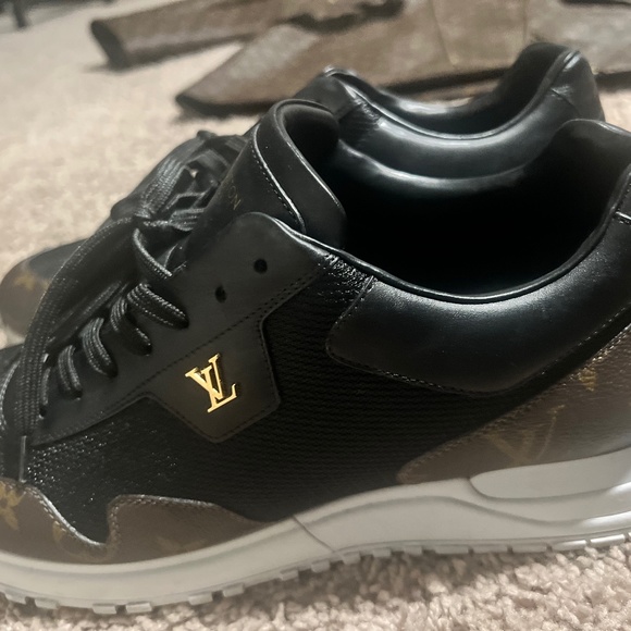 Louis. Vuitton sneakers size 9 - Picture 1 of 9